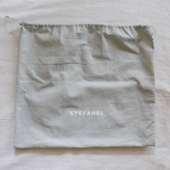 Stefanel Women Oversized Wool and Metallic Effect Zippered Clutch - Picture 16 of 16